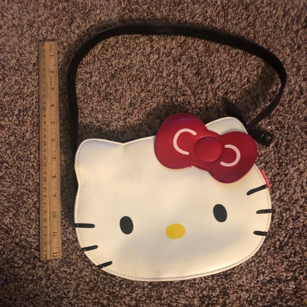 Hello kitty purse